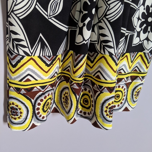 Muse Black and White Dress with embellishment sz 6 - Picture 3 of 5